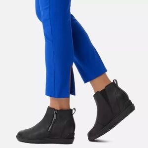 Sorel Evie II Waterproof Black Leather Zip Booties Size 7